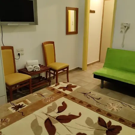 Pantheon Hotel Kamena Vourla
